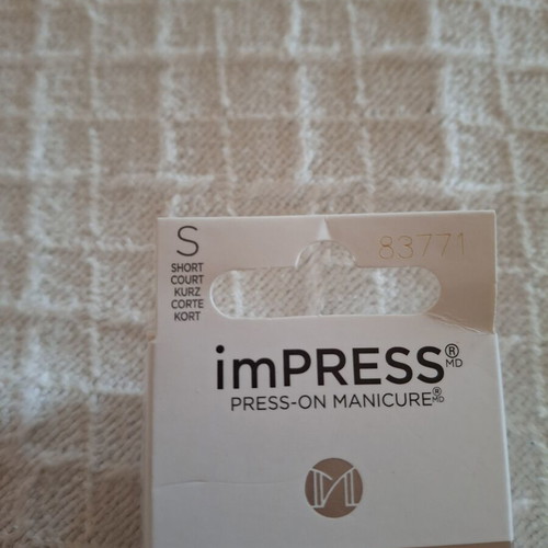 Press-on nails set of 30, short, assorted designs