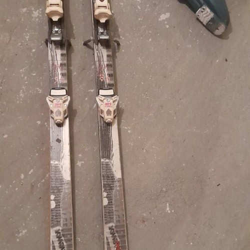 Rossignol R2 skis and Salomon ski boots used, size 43-44
