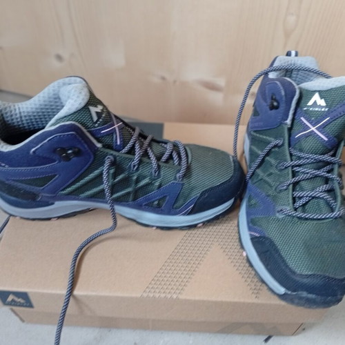 Mc Kinley hiking boots size 40 like new, women's