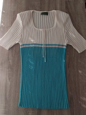 Wool Wear women's blouse used with shoulder pads, one size