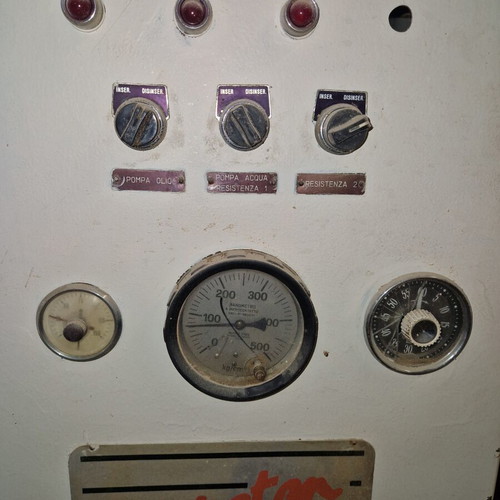 Press machine used, 5 tons capacity