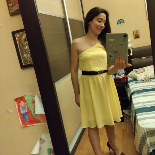 Yellow Lui E Lei dress new, belt not included