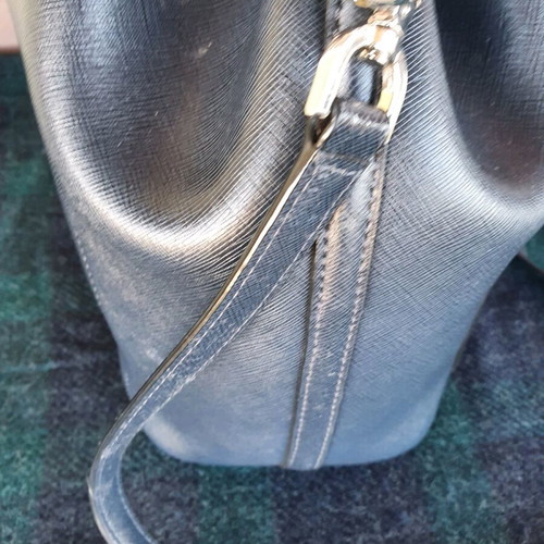 Michael Kors bucket bag used, black and blue