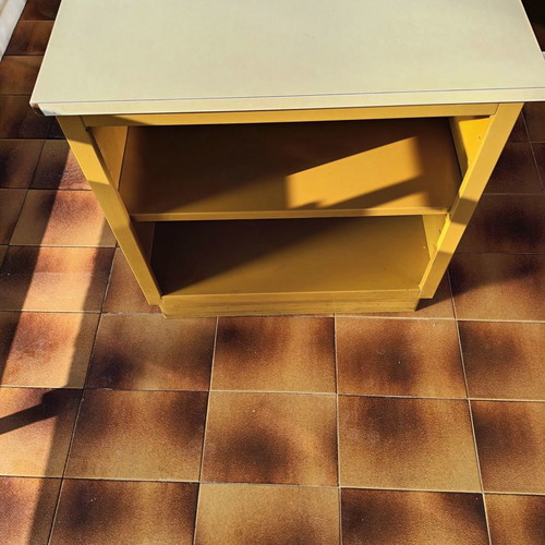 Metal small furniture used with one shelf
