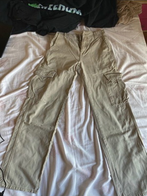 Cargo παντελόνι Pull & Bear μπεζ σαν καινούργιο, μέγεθος XS
