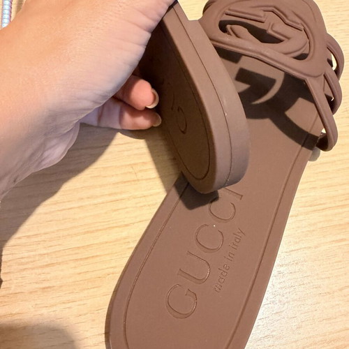 Gucci Interlocking G women's brown flat sandals, size 39