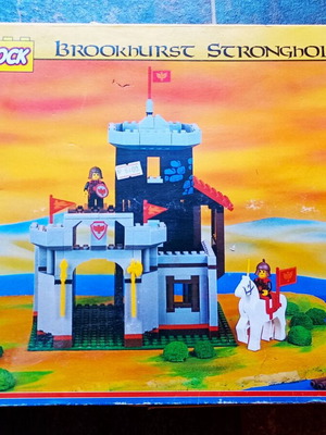 Vintage Mego Lock Medieval Brookhlirst Stronghold toy 240 pieces new