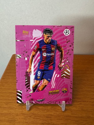 2023-24 Topps Gold Pedri FC Barcelona card like new