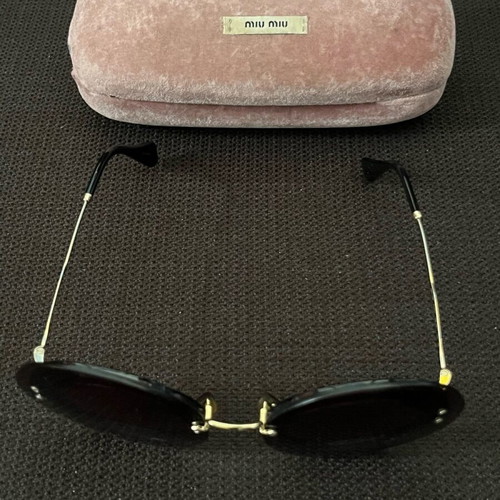 Miu Miu SMU 10R sunglasses women’s size 64-17, like new, violet gradient lenses