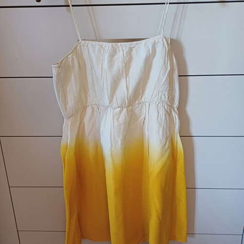 Summer dress like new, size medium, yellow