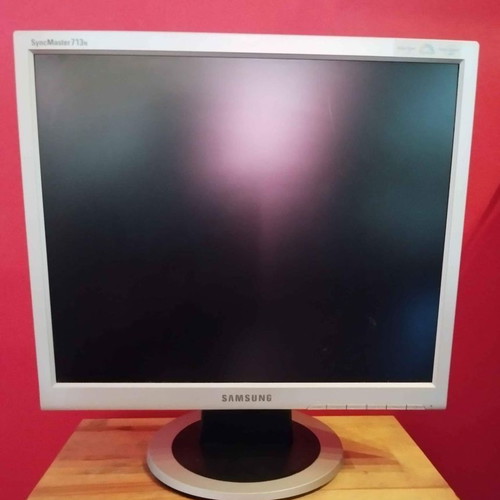 Samsung SyncMaster 713n 42" PC monitor new