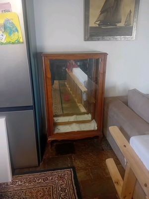 Κλασική βιτρίνα μεταχειρισμένη με τζάμι και καθρέπτη