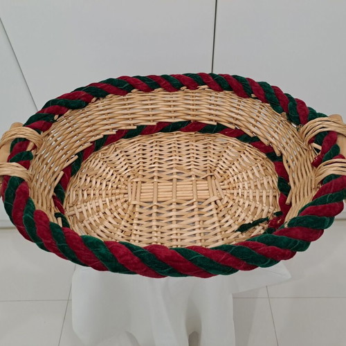 Woven basket new in excellent condition