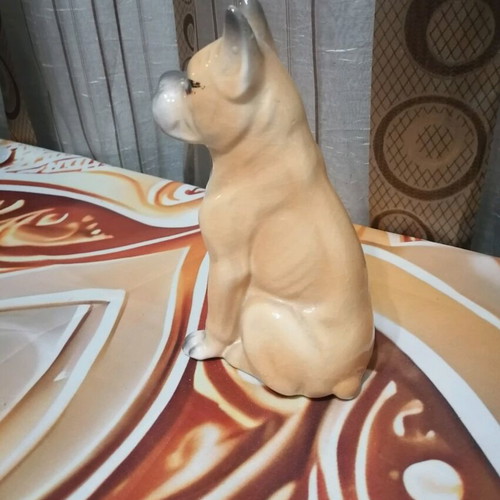Decorative dog used in excellent condition