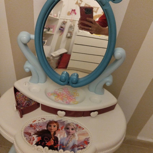 Frozen vanity with stool new