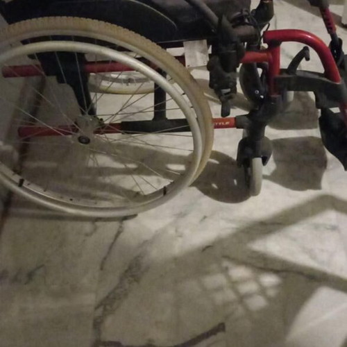 Levitas manual wheelchair, excellent condition