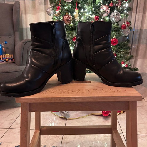 Derimod boots size 39 new with box black