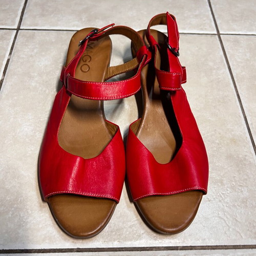 Women's red sandals with brown sole like new, size 41
