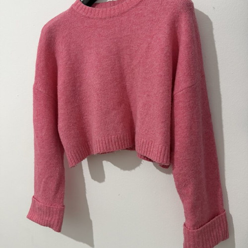 Bershka women's pink sweater used, size S