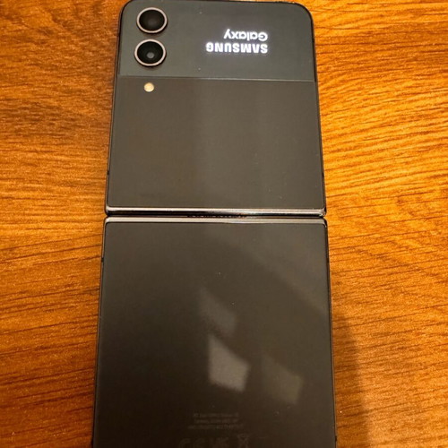 Samsung Galaxy Z Flip 4 μεταχειρισμένο με ελάττωμα για ανταλλακτικά