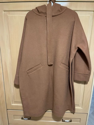 Nadia Rapti camel poncho like new with hood and belt