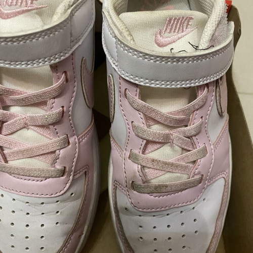 Nike athletic shoes like new, size 34, white and pink