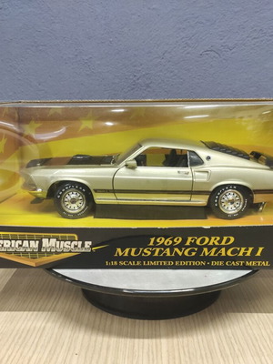 Metal Model Ford Mustang Mach I American Muscle 1:18 new