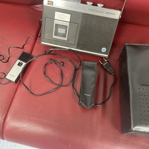 Sanyo cassette recorder used from 1968, working