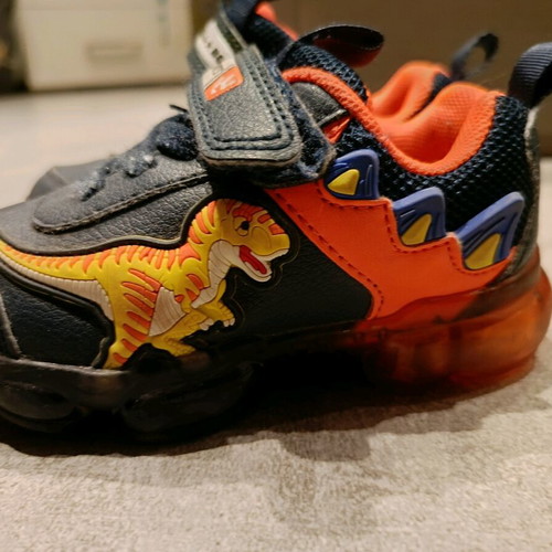 Bull Boys kids shoes size 26 athletic like new, blue and orange