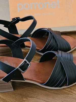 Porronet leather anatomical sandals like new, size 38, black