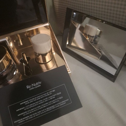 Estèe Lauder Re-Nutriv box with empty jar like new