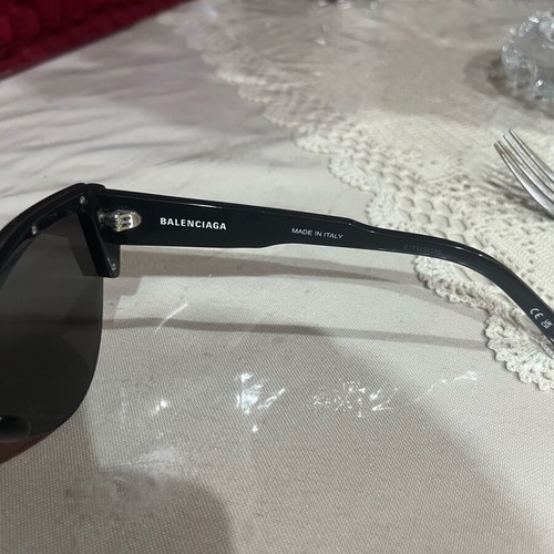 Balenciaga sunglasses like new