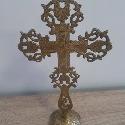 Bronze cross old, new in excellent condition