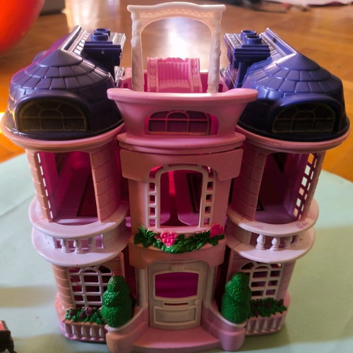 Fisher-Price Loving Family Sweet Streets Townhouse dollhouse like new vintage