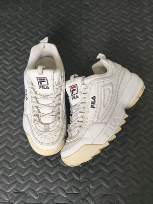 Fila Disruptor Low αθλητικά μεταχειρισμένα, λευκά, μέγεθος 39