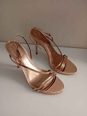 Guess women's sandals size 41, like new, pink gold