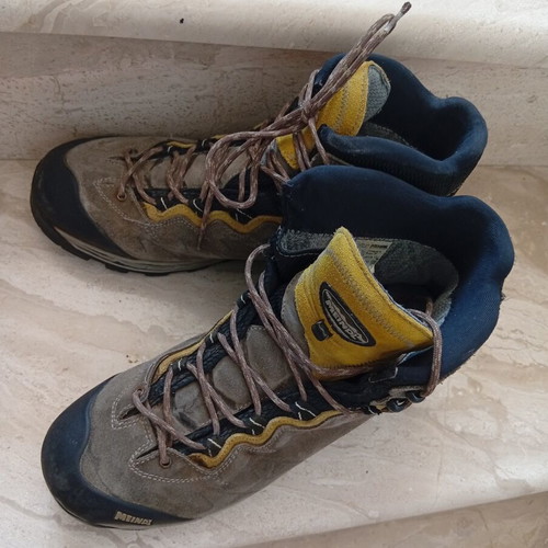 Meindl Minnesota Pro GTX hiking boots, grey and orange