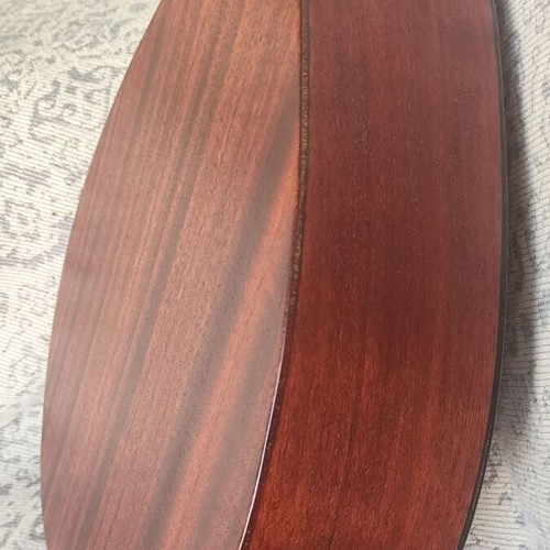 Flat mandolin like new, mahogany with Canadian cedar top, crisp sound