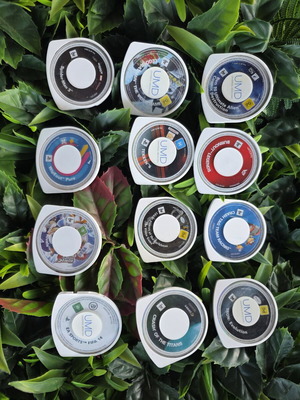PSP UMD παιχνίδια πακέτο 12 δίσκοι μεταχειρισμένα, original Sony