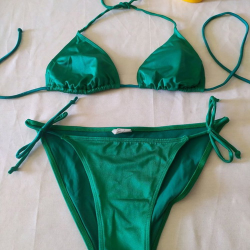 Women's bikini size S like new, emerald with bust padding