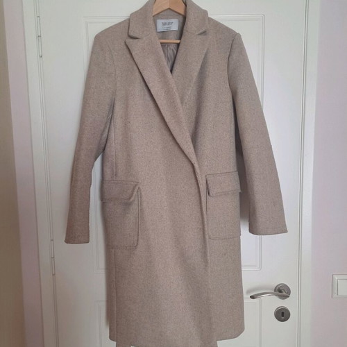 Tiffosi midi beige coat like new with belt