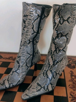 MeS Fly London snake print boots like new, size 37