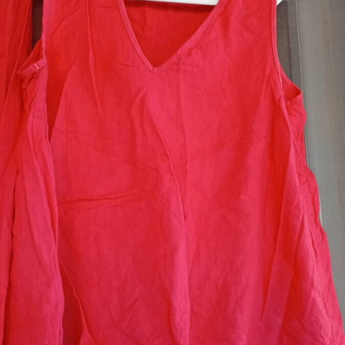 Emery Rose skirt and blouse set like new, size large, red