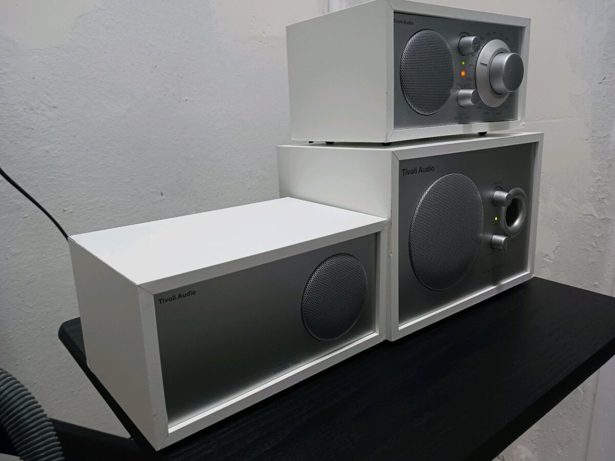Tivoli radio model two with used… - € 120,00 - Vendora.cy