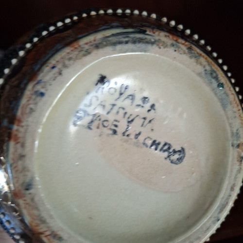 Vintage Chinese porcelain decorative vase with hand-painted figures