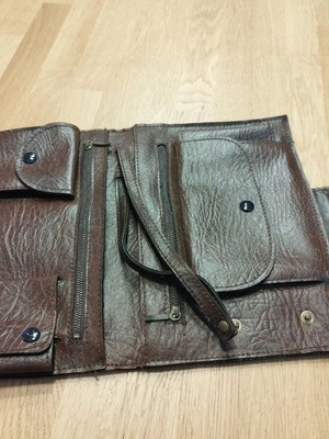 Leather toiletry bag like new, brown