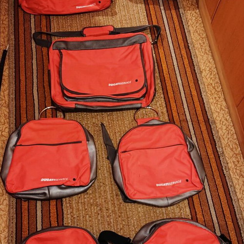 Ducati bag set like new, red