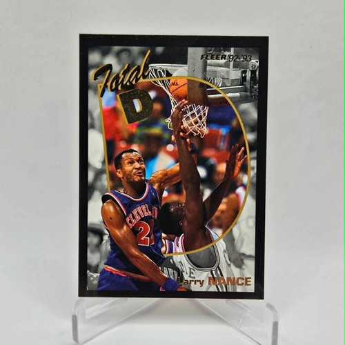 Fleer 92-93 Larry Nance basketball card