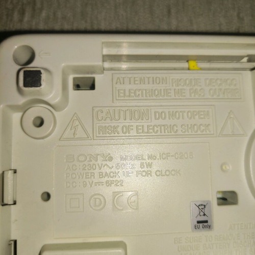 Sony clock radio like new with innovative design and alarm