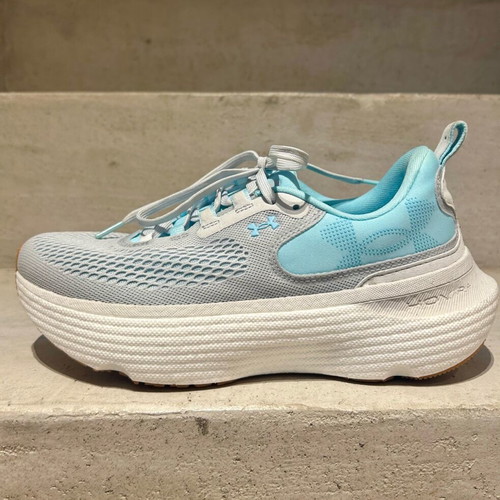 Underarmour Infinite Elite 2 women's athletic shoes like new, size 39